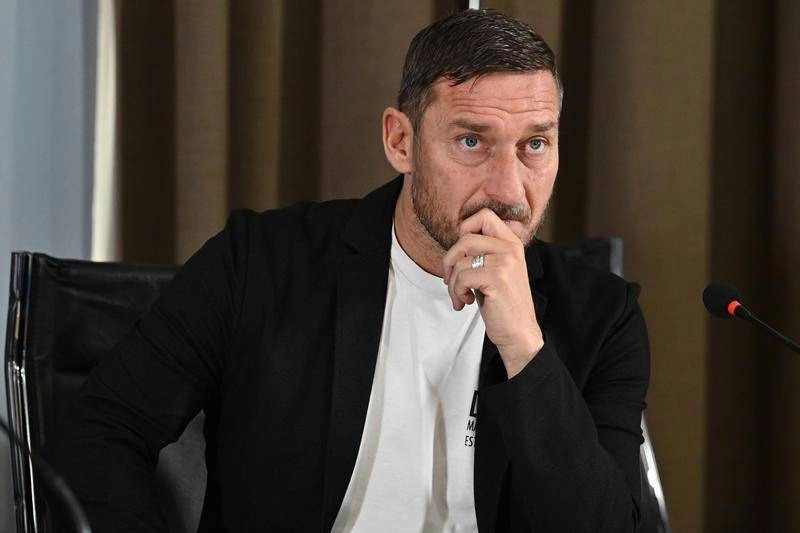 Alt: Francesco Totti Sostiene L'Importanza Dei Cinema A Roma Per La Cultura, Avvertendo Che La Loro Chiusura Sarebbe Un Errore.