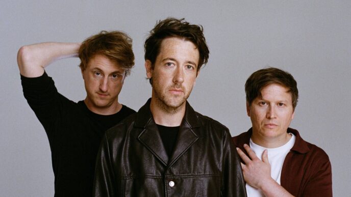 Alt: &Quot;I The Wombats Presentano 'Oh! The Ocean', Il Sesto Album Che Esplora La Connessione Tra Mente E Corpo.&Quot;