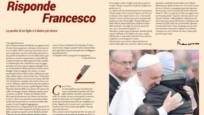 Alt: Il Papa Consola Una Madre In Lutto, Esprimendo La Presenza Di Gesù Nel Dolore.