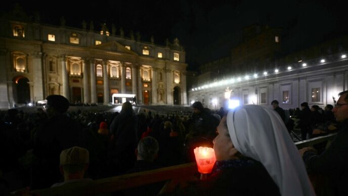 &Quot;Il Papa In Ospedale: Tac Rivela Miglioramenti Nell'Infezione Polmonare.&Quot;