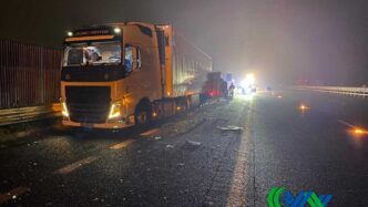 "Incidente notturno tra camion al Passante di Mestre con un ferito sul posto."