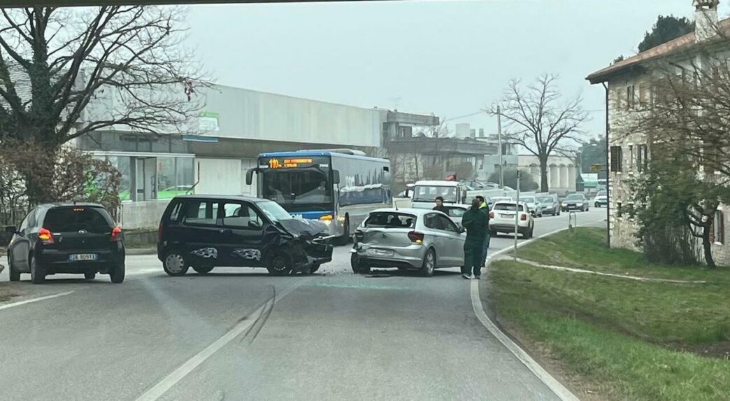 &Quot;Incidente Auto Ponte Di Zecchei, Rallentamenti Via Erizzo&Quot;