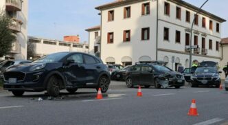 &Quot;Incidente Stradale Tra Ford Puma E Seat Ibiza In Viale Xi Novembre, Traffico Rallentato.&Quot;