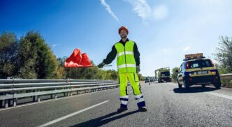 "Maxi tamponamento a Urbania sulla Metaurense: cinque veicoli e un camion coinvolti, strada riaperta."