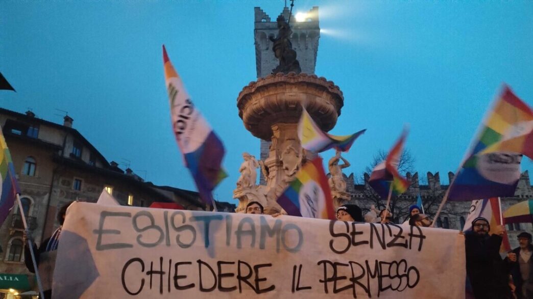 &Quot;Proteste A Trento Per L'Aggressione A Una Poliziotta Transgender, Centinaia Di Manifestanti In Piazza.&Quot;