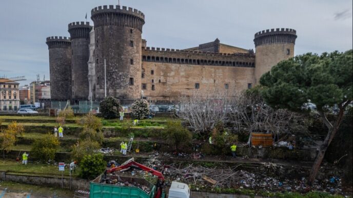 &Quot;Pulizia Maschio Angioino Napoli: Rimozione Baracche E Rifiuti Accumulati&Quot;