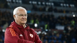 Alt: &Quot;Ranieri Sottolinea L'Importanza Di Ogni Partita Mentre Si Prepara Per La Sfida Contro Il Como.&Quot;