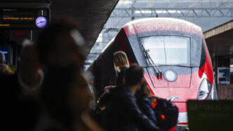 &Quot;Ritardi Alta Velocità Firenze-Roma: Accertamenti Tecnici Causano Attese Fino A 90 Minuti.&Quot;