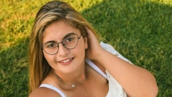 "Tragedia a Roma: Daniela Gambardella, 19 anni, investita mentre attraversa la strada, indagini in corso."