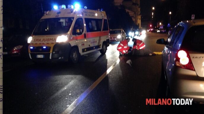 "Anziana di 80 anni esce di strada e finisce in un fossato nel Milanese, fortunatamente senza ferite gravi."