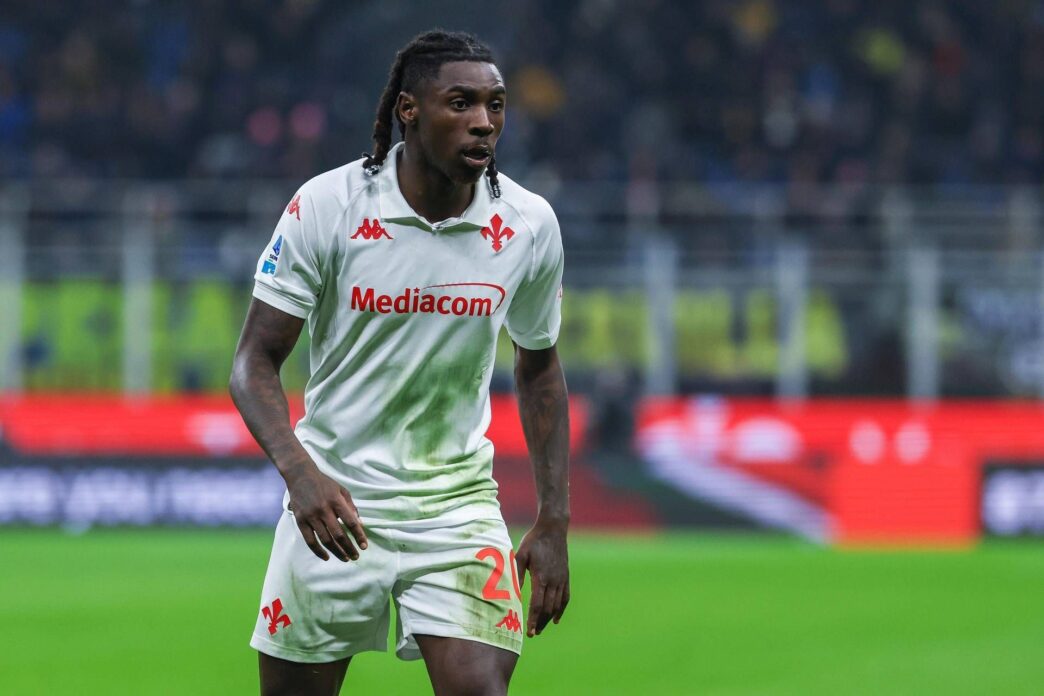 Alt: &Quot;Kean Infortunato Durante Verona-Fiorentina, Trasportato In Ospedale Per Accertamenti.&Quot;