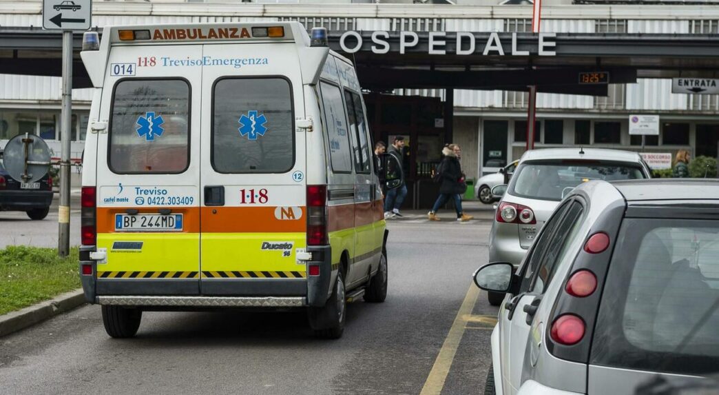 Collisione Tra Ambulanza2C Auto