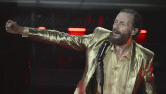 Jovanotti Riempie Il Palco Del