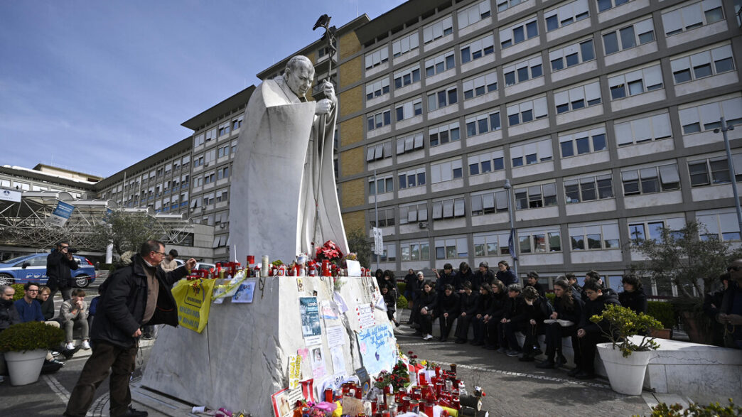 Papa Francesco In Ripresa3A Buo