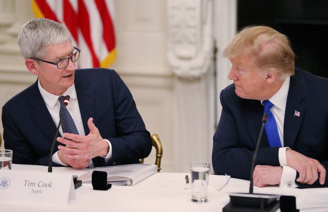 &Quot;Apple Investe 500 Miliardi Negli Usa Grazie Alla Leadership Di Donald Trump E Tim Cook&Quot;