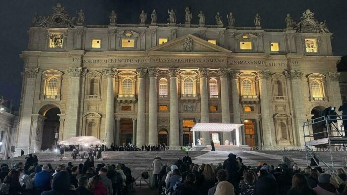 &Quot;Fedeli In Preghiera A San Pietro Per La Salute Di Papa Francesco&Quot;