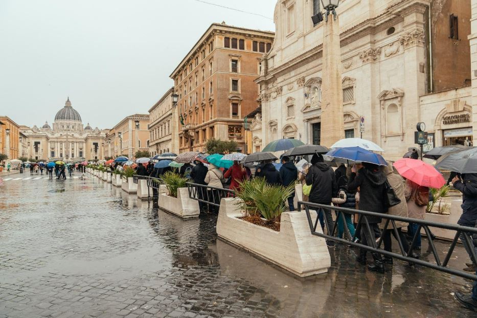 &Quot;Personale Del Policlinico Gemelli Di Roma Prega Per Papa Francesco Durante Le Celebrazioni Del Giubileo.&Quot;