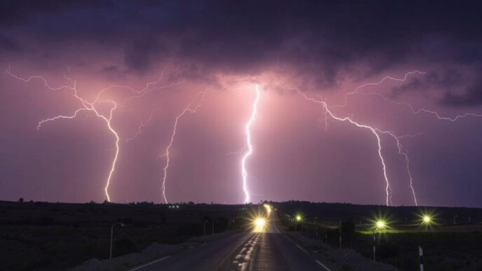 &Quot;Maltempo In Puglia: Forti Temporali E Grandine A Nardò E Melissano, Strade Imbiancate Da Grandine.&Quot;