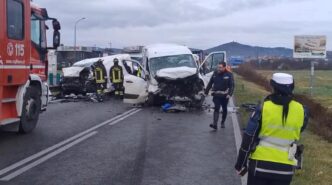 Alt: &Quot;Incidente Mortale Sul Raccordo Di Arezzo: Un 57Enne Perde La Vita Nello Scontro Tra Tre Furgoni.&Quot;